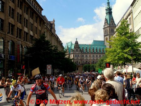 Cyclassics 2009 - Zielgerade am Rathaus
