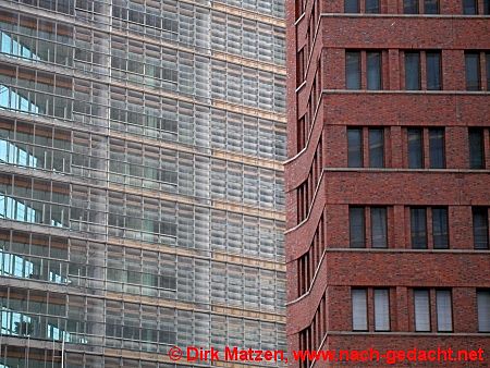 Kollhoff-Tower und Daimler-City