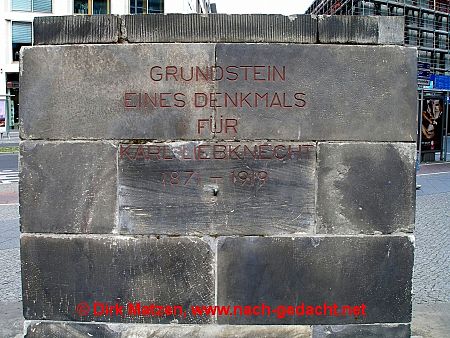 Potsdamer Platz, Denkmal-Sockel Karl Liebknecht