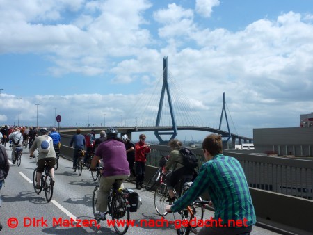 Fahrrad Sternfahrt Hamburg, Radfahrer auf Khlbrandbrcke