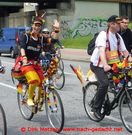 Fahrrad Sternfahrt Hamburg, Fuballfan auf Rad