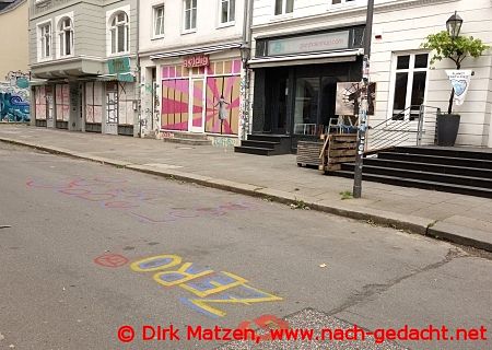 Hamburg Karolinenviertel, verriegelte Huserzeile