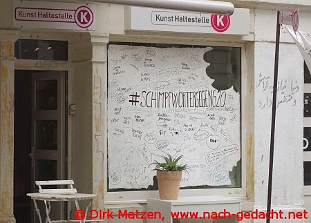 Hamburg Karolinenviertel, KunstHaltestelle SCHIMPFWRTERGEGENG20 beim G20