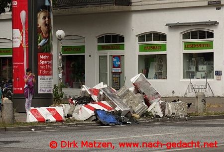 Hamburg Karolinenviertel, Schutt vom Barrikadenbau beim G20