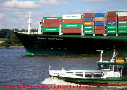 Finkenwerder, Schiffe auf der Elbe