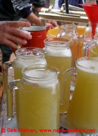 Streuobstwiesenfest Elmshorn, frisch gepresster Apfelsaft