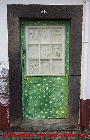 Funchal, Largo do Corpo Santo 26, bemalte Tür