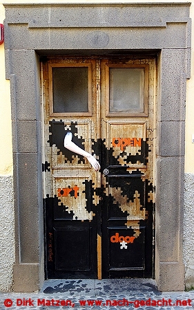 Funchal, Travessa João Caetano 2, bemalte Tür
