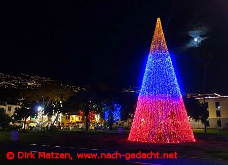 Funchal Weihnachtsbeleuchtung, Weihnachtskegel im Park