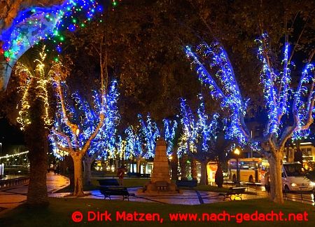 Funchal Weihnachtsbeleuchtung, Platanen an der Promenade
