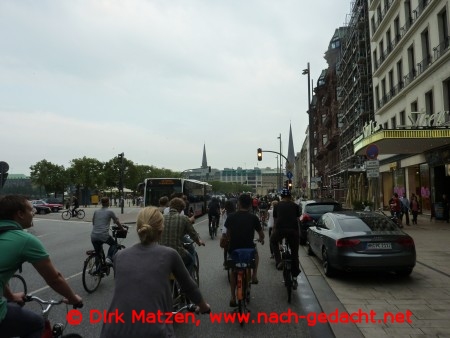 Critical Mass Hamburg Juni 2012, Radfahren am Jungfernstieg