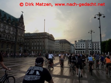 Critical Mass Hamburg Juli 2012, Rathausplatz