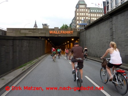 Critical Mass Hamburg Juli 2012, Wallringtunnel