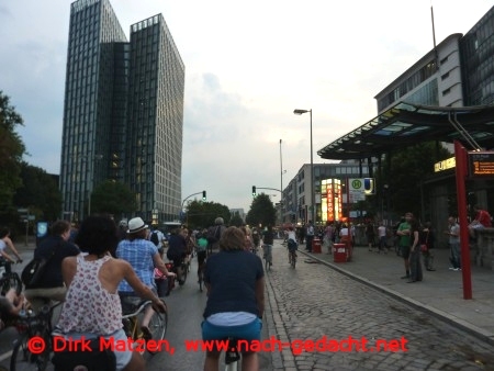 Critical Mass Hamburg Juli 2012, tanzende Trme