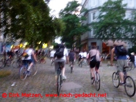 Critical Mass Hamburg Juli 2012, Kopfsteinpflaster