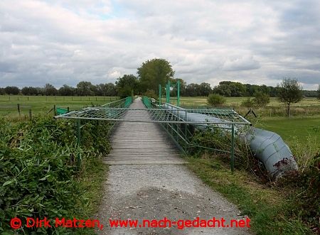 gesperrte Brcke vor Stafurt