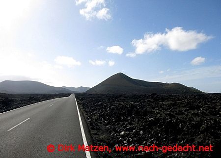 Lanzarote, Strasse im Nationalpark Timanfaya