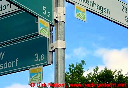Oderbruchbahn-Radweg, Schilder