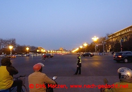 Radtour Peking, Verkehrspolizist