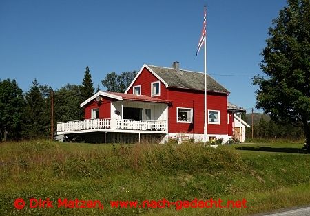 typisches rotes Holzhaus