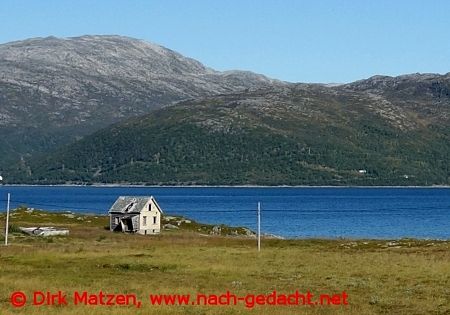 Hausruine am Rakkfjord