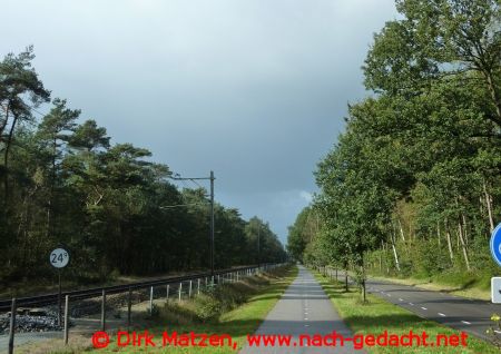 Radweg an Bahnstrecke