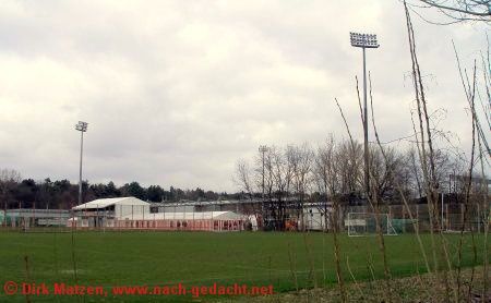 Das Stadion Alte Försterei in Köpenick erscheint von außen eher unspektakulär.