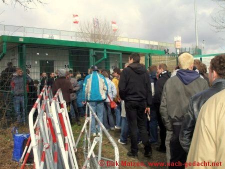Union Berlin - FC St. Pauli: Eineinhalb Stunden vor Spielbeginn ist ein unkomplizierter Einla noch mglich.