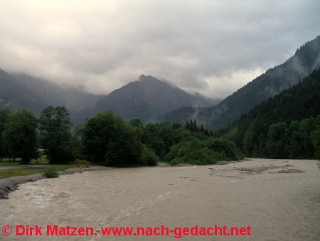 Fluss Ostrach bei Hochwasser