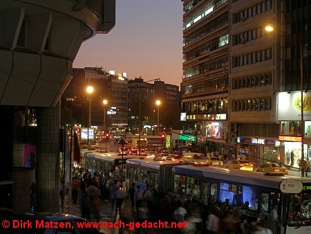 Ankara, Innenstadt Kizilay, Abendstimmung