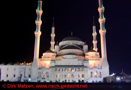Ankara, Moschee Kocatepe bei Nacht