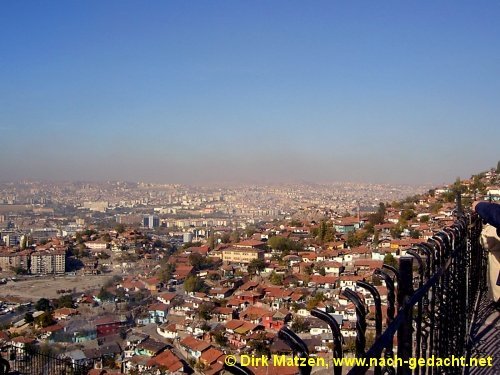 Ankara mit Dunstglocke