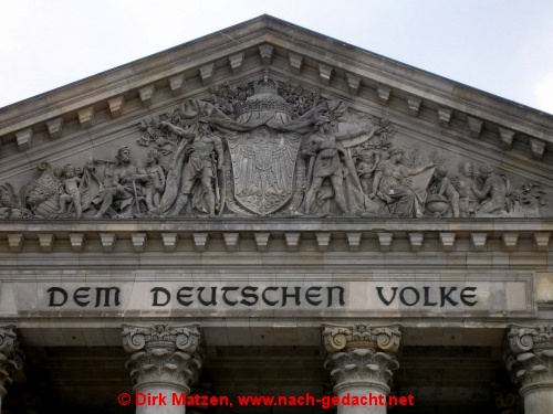 Berlin Regierungsviertel, "Dem Deutschen Volke"