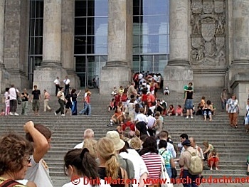 Berlin, Warteschlange vor dem Reichstag