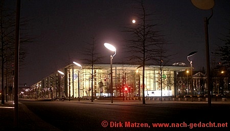 Berlin, Paul-Lbe-Haus bei Nacht