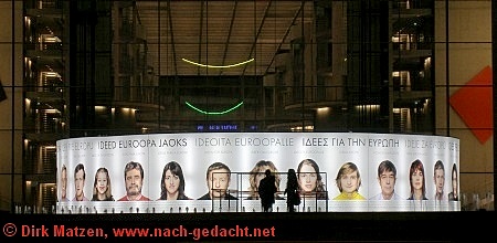 Berlin, Nachtaufnahme Paul-Lbe-Haus