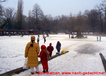 Bukarest, Schlittschuhlaufen im Cişmigiu-Garten