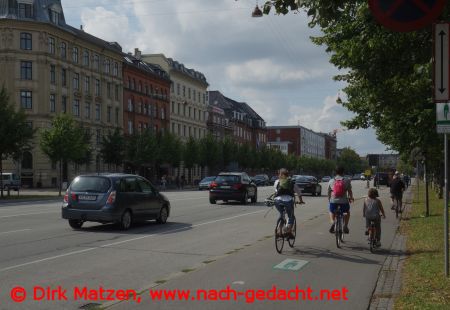 Kopenhagen, Radfahrer auf breiten Radwegen