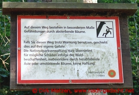 Warnschild, Gefhrdung durch absterbende Bume