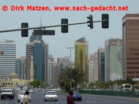 Abu Dhabi, Strassenszene