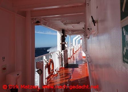 Sarfaq Ittuk an Deck