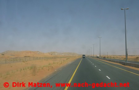 Autobahn nach Hatta