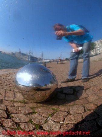 Helsinki - Spiegelungen in Kugeln