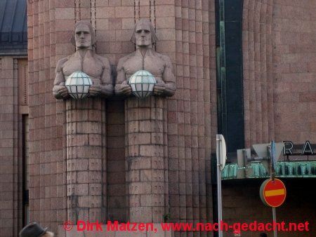 Helsinki, Statuen am Hauptbahnhof