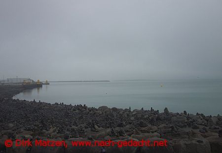 Reykjavik, Blick aufs neblige Meer