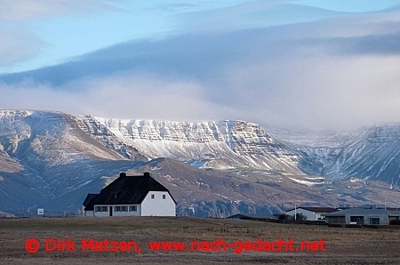 Seltjarnarnes Haus vor Berg