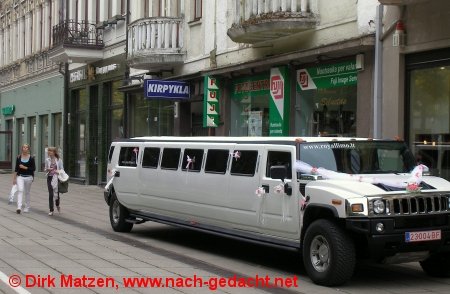 Kaunas, Stretch-Limousine im Neuen Zentrum