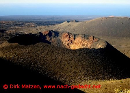 Lanzarote, Vulkan-Krater im Nationalpark