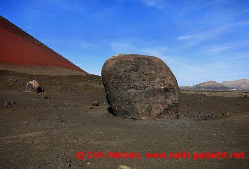 Lanzarote, vulkanische Bombe an der Caldera Colorada