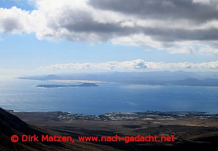Lanzarote, Blick nach Fuerteventura